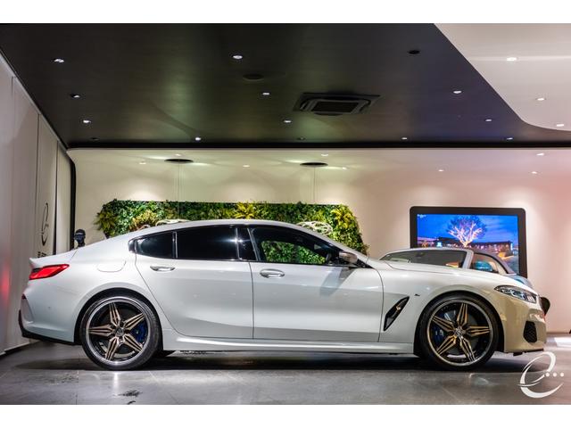 ８シリーズ Ｍ８５０ｉ　ｘＤｒｉｖｅ　グランクーペ　パノラマＳＲ　　１オーナー　　２トーンレザー　　フィオナレッド＆ブラック　レーザーヘッドライト　ＡＣＣ　パーキングアシストプラス　ソフトクローズドドア（17枚目）