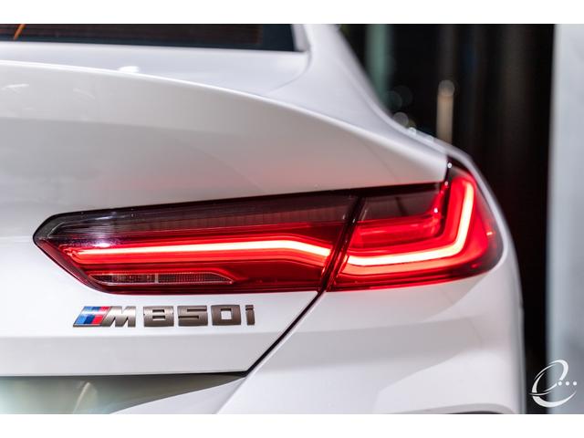 ８シリーズ Ｍ８５０ｉ　ｘＤｒｉｖｅ　グランクーペ　パノラマＳＲ　　１オーナー　　２トーンレザー　　フィオナレッド＆ブラック　レーザーヘッドライト　ＡＣＣ　パーキングアシストプラス　ソフトクローズドドア（21枚目）