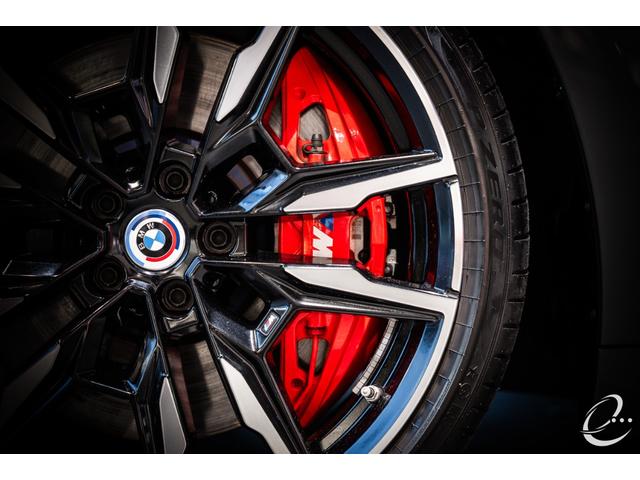 8シリーズ M850i xDriveクーペ 後期LCIモデル ボディカラー:スカイスクレイパーグレー Mカーボンファイバートリム Mパフォーマンスペダルセット フィオナレッド&ブラックレザー BMWレーザーヘッドライト(60枚目)