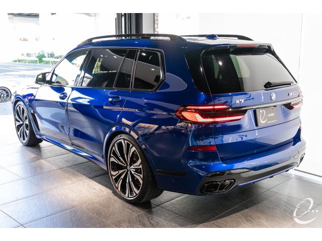 Ｘ７ Ｍ６０ｉ　ｘＤｒｉｖｅ　後期モデル　Ｍスポーツパッケージプロ　インテリアＭカーボンファイバートリム　２列目コンフォートシート（６人乗り）　スカイラウンジパノラマガラスサンルーフ　２３インチＩｎｄｉｖｉｄｕａｌホイール（8枚目）