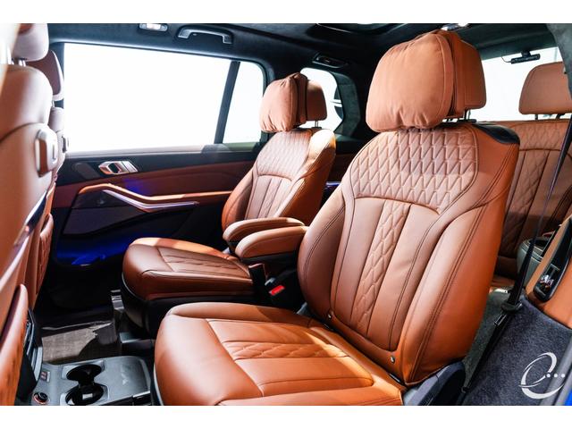 Ｘ７ Ｍ６０ｉ　ｘＤｒｉｖｅ　後期モデル　Ｍスポーツパッケージプロ　インテリアＭカーボンファイバートリム　２列目コンフォートシート（６人乗り）　スカイラウンジパノラマガラスサンルーフ　２３インチＩｎｄｉｖｉｄｕａｌホイール（13枚目）