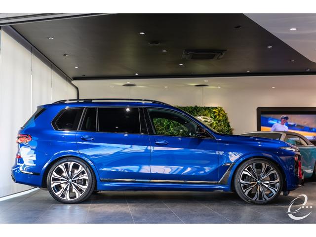 Ｘ７ Ｍ６０ｉ　ｘＤｒｉｖｅ　後期モデル　Ｍスポーツパッケージプロ　インテリアＭカーボンファイバートリム　２列目コンフォートシート（６人乗り）　スカイラウンジパノラマガラスサンルーフ　２３インチＩｎｄｉｖｉｄｕａｌホイール（20枚目）