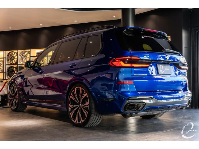 Ｘ７ Ｍ６０ｉ　ｘＤｒｉｖｅ　後期モデル　Ｍスポーツパッケージプロ　インテリアＭカーボンファイバートリム　２列目コンフォートシート（６人乗り）　スカイラウンジパノラマガラスサンルーフ　２３インチＩｎｄｉｖｉｄｕａｌホイール（25枚目）