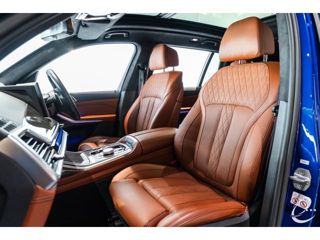 Ｘ７ Ｍ６０ｉ　ｘＤｒｉｖｅ　後期モデル　Ｍスポーツパッケージプロ　インテリアＭカーボンファイバートリム　２列目コンフォートシート（６人乗り）　スカイラウンジパノラマガラスサンルーフ　２３インチＩｎｄｉｖｉｄｕａｌホイール（28枚目）