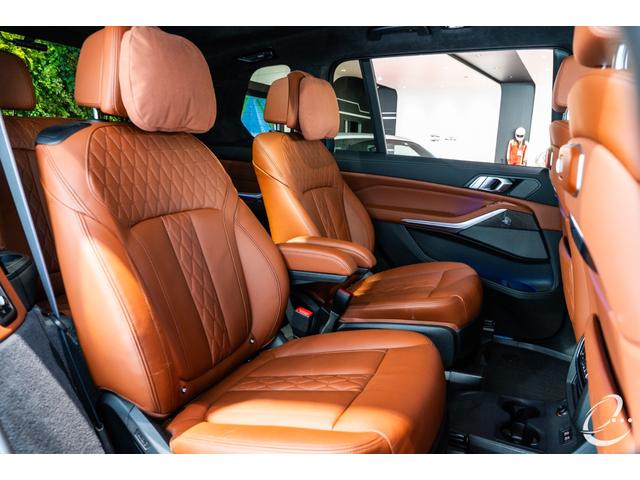 Ｘ７ Ｍ６０ｉ　ｘＤｒｉｖｅ　後期モデル　Ｍスポーツパッケージプロ　インテリアＭカーボンファイバートリム　２列目コンフォートシート（６人乗り）　スカイラウンジパノラマガラスサンルーフ　２３インチＩｎｄｉｖｉｄｕａｌホイール（29枚目）