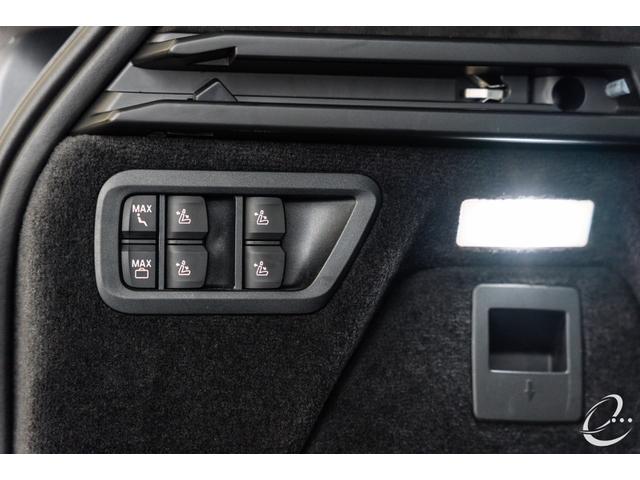 Ｘ７ Ｍ６０ｉ　ｘＤｒｉｖｅ　後期モデル　Ｍスポーツパッケージプロ　インテリアＭカーボンファイバートリム　２列目コンフォートシート（６人乗り）　スカイラウンジパノラマガラスサンルーフ　２３インチＩｎｄｉｖｉｄｕａｌホイール（67枚目）