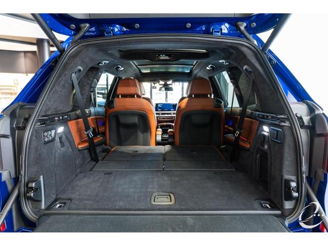 Ｘ７ Ｍ６０ｉ　ｘＤｒｉｖｅ　ＯＰ４１４　後期モデル　Ｍスポーツパッケージプロ　インテリアＭカーボンファイバートリム　カーボンエアロ　２列目コンフォートシート（６人乗り）　スカイラウンジパノラマガラスサンルーフ　２３インチＡＷ（74枚目）