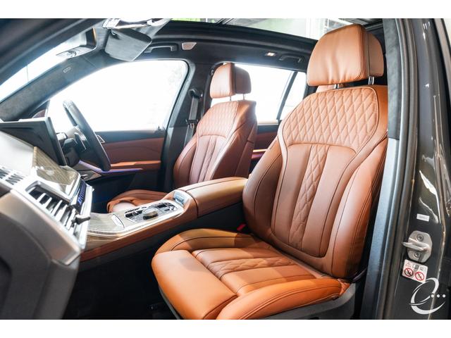 Ｘ７ ｘＤｒｉｖｅ　４０ｄ　Ｍスポーツ　ＯＰ１６０　Ｂ＆Ｗ　Ｉｎｄｉｖｉｄｕａｌボディ＆インテリア＆ウッドトリム＆ホイール　Ｍスポーツパッケージプロ　２列目コンフォートシート　アルミニウムランニングボード（20枚目）