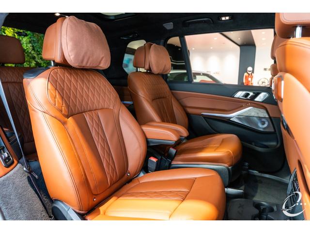 Ｘ７ ｘＤｒｉｖｅ　４０ｄ　Ｍスポーツ　ＯＰ１６０　Ｂ＆Ｗ　Ｉｎｄｉｖｉｄｕａｌボディ＆インテリア＆ウッドトリム＆ホイール　Ｍスポーツパッケージプロ　２列目コンフォートシート　アルミニウムランニングボード（21枚目）