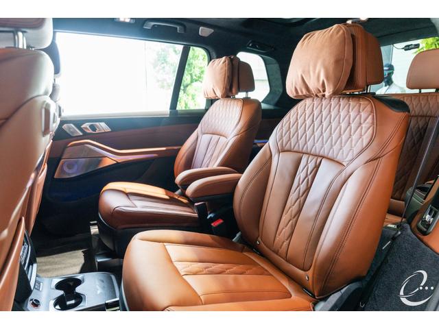 Ｘ７ ｘＤｒｉｖｅ　４０ｄ　Ｍスポーツ　ＯＰ１６０　Ｂ＆Ｗ　Ｉｎｄｉｖｉｄｕａｌボディ＆インテリア＆ウッドトリム＆ホイール　Ｍスポーツパッケージプロ　２列目コンフォートシート　アルミニウムランニングボード（22枚目）