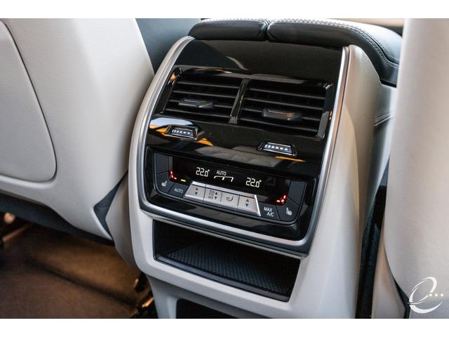 ・プラスパッケージ（４ゾーンオートマチックエアコンディショナー）