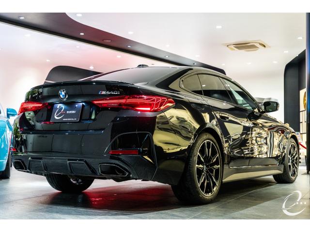 4シリーズ M440i xDriveグランクーペ 後期型 Mカーボンファイバートリム クラフテッドクリスタルフィニッシュ ステアリングヒーティング ブラックサファイア カーブドディスプレイ ドライビングアシストプロフェッショナル パーキングアシスト(36枚目)