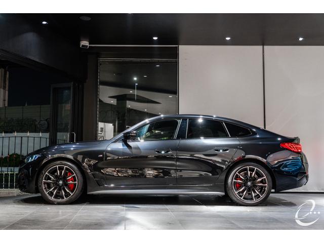 4シリーズ M440i xDriveグランクーペ 後期型 Mカーボンファイバートリム クラフテッドクリスタルフィニッシュ ステアリングヒーティング ブラックサファイア カーブドディスプレイ ドライビングアシストプロフェッショナル パーキングアシスト(39枚目)