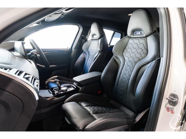 Ｘ４ Ｍ コンペティション　１オーナー　後期型ＬＣＩモデル　シートベンチレーション　フロントリアシートヒーター　ＬＥＤヘッドライト（17枚目）
