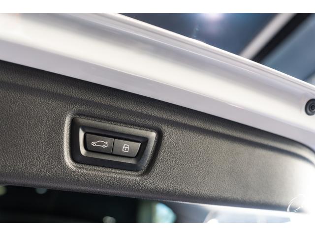 Ｍ３ Ｍ３ツーリング　コンペティション　Ｍ　ｘＤｒｉｖｅ　後期ＬＣＩ　１オーナー　ＭコンフォートＰＫＧ　ステアリングヒーター　シートベンチレーション　アコースティックガラス　ラゲージコンバートメントＰＫＧ　パーキングアシストプラス（50枚目）