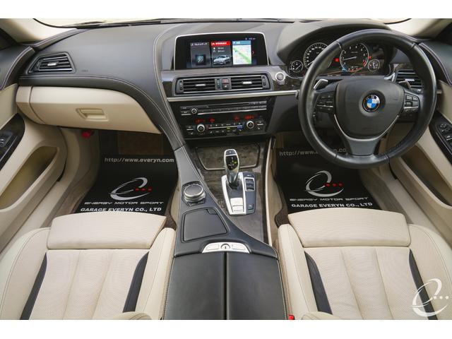 ６シリーズ ６５０ｉグランクーペ　エナジーコンプリートカーＥＶＯ０６．１　後期モデル　コンフォートＰ　エクスクルーシブナッパレザーＰ　可変マフラー　管理ユーザー様下取り車　アイボリーホワイトレザー　ヘッドアップディスプレイ　ＡＣＣ（9枚目）