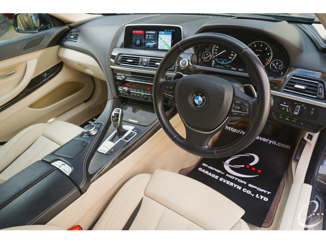 ６シリーズ ６５０ｉグランクーペ　エナジーコンプリートカーＥＶＯ０６．１　後期モデル　コンフォートＰ　エクスクルーシブナッパレザーＰ　可変マフラー　管理ユーザー様下取り車　アイボリーホワイトレザー　ヘッドアップディスプレイ　ＡＣＣ（10枚目）