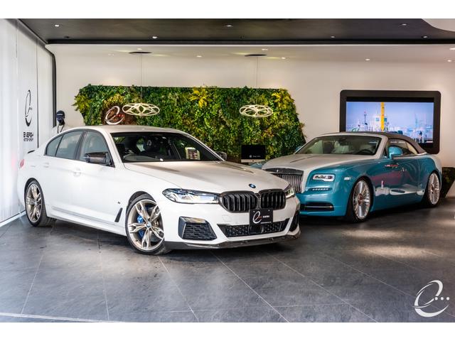 5シリーズ M550i xDrive 後期LCIモデル OP212 イノベーションP ドライカーボンフルエアロ カーボングリル カーボンミラーカバー アップルカープレイ レーザーライト パーキングアシストプラス ドライビングアシストプロ(7枚目)