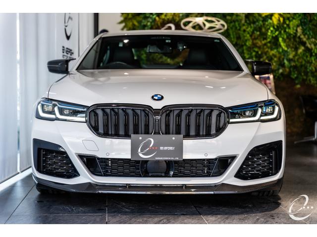 5シリーズ M550i xDrive 後期LCIモデル OP212 イノベーションP ドライカーボンフルエアロ カーボングリル カーボンミラーカバー アップルカープレイ レーザーライト パーキングアシストプラス ドライビングアシストプロ(21枚目)