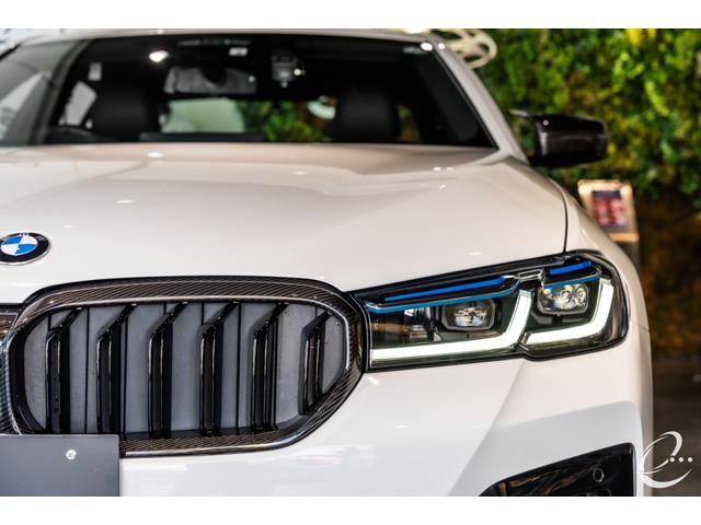 5シリーズ M550i xDrive 後期LCIモデル OP212 イノベーションP ドライカーボンフルエアロ カーボングリル カーボンミラーカバー アップルカープレイ レーザーライト パーキングアシストプラス ドライビングアシストプロ(22枚目)