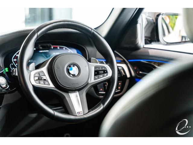 5シリーズ M550i xDrive 後期LCIモデル OP212 イノベーションP ドライカーボンフルエアロ カーボングリル カーボンミラーカバー アップルカープレイ レーザーライト パーキングアシストプラス ドライビングアシストプロ(35枚目)