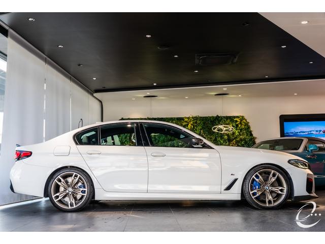 5シリーズ M550i xDrive 後期LCIモデル OP212 イノベーションP ドライカーボンフルエアロ カーボングリル カーボンミラーカバー アップルカープレイ レーザーライト パーキングアシストプラス ドライビングアシストプロ(44枚目)