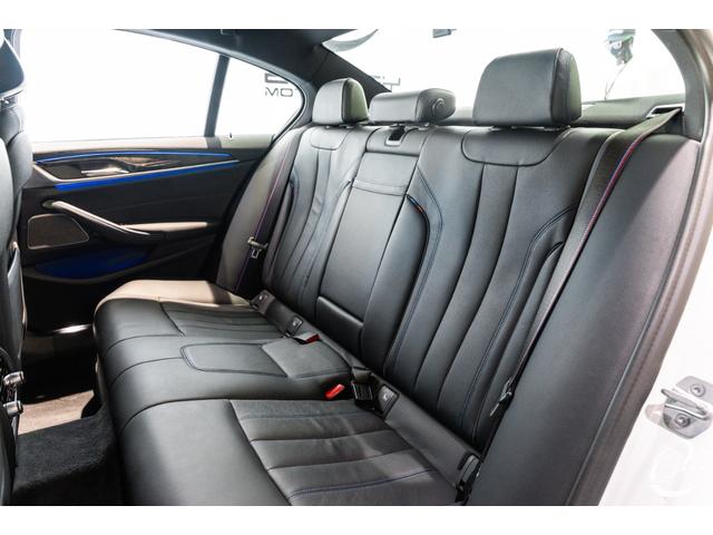 5シリーズ M550i xDrive 後期LCIモデル OP212 イノベーションP ドライカーボンフルエアロ カーボングリル カーボンミラーカバー アップルカープレイ レーザーライト パーキングアシストプラス ドライビングアシストプロ(52枚目)