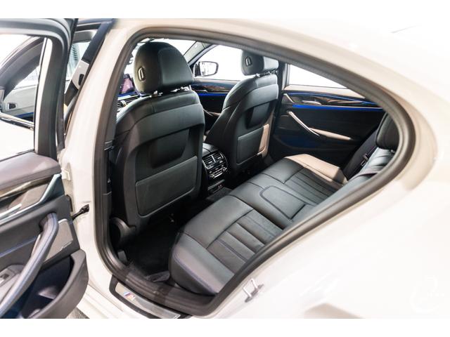 5シリーズ M550i xDrive 後期LCIモデル OP212 イノベーションP ドライカーボンフルエアロ カーボングリル カーボンミラーカバー アップルカープレイ レーザーライト パーキングアシストプラス ドライビングアシストプロ(54枚目)