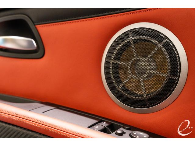 Ｍ３ Ｍ３クーペ　インチＡＷ後期ＬＣＩモデル　ＭドライブＰＫＧ　ミネラルホワイトＭ　エクステンドノヴィロレザーインテリア　ＢＭＷ　Ｉｎｄｉｖｉｄｕａｌハイエンドオーディオシステム　ブラックレザーカーボントリム（15枚目）