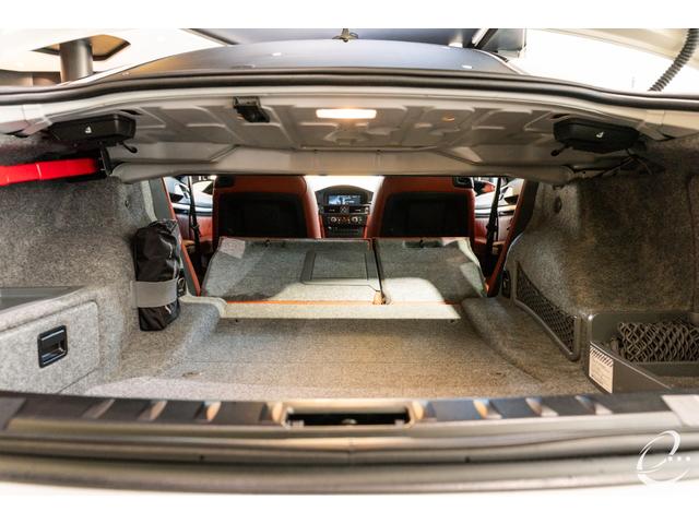 Ｍ３ Ｍ３クーペ　インチＡＷ後期ＬＣＩモデル　ＭドライブＰＫＧ　ミネラルホワイトＭ　エクステンドノヴィロレザーインテリア　ＢＭＷ　Ｉｎｄｉｖｉｄｕａｌハイエンドオーディオシステム　ブラックレザーカーボントリム（48枚目）