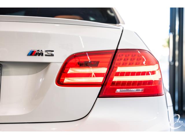 Ｍ３ Ｍ３クーペ　インチＡＷ後期ＬＣＩモデル　ＭドライブＰＫＧ　ミネラルホワイトＭ　エクステンドノヴィロレザーインテリア　ＢＭＷ　Ｉｎｄｉｖｉｄｕａｌハイエンドオーディオシステム　ブラックレザーカーボントリム（52枚目）
