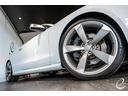 ベースグレード　顧客様買取車　スズカグレーメタリック　Ｂａｎｇ＆Ｏｌｕｆｓｅｎサウンド　カーボントリム　顧客様買取車　Ｖ８エンジン　ブラックレザー　カーボントランクスポイラー（9枚目）
