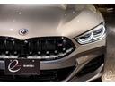 M850i xDriveクーペ 後期LCIモデル ボディカラー:スカイスクレイパーグレー Mカーボンファイバートリム Mパフォーマンスペダルセット フィオナレッド&ブラックレザー BMWレーザーヘッドライト(18枚目)