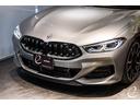 M850i xDriveクーペ 後期LCIモデル ボディカラー:スカイスクレイパーグレー Mカーボンファイバートリム Mパフォーマンスペダルセット フィオナレッド&ブラックレザー BMWレーザーヘッドライト(57枚目)