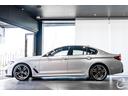 M550i xDrive 後期LCIモデル OP212 イノベーションP ドライカーボンフルエアロ カーボングリル カーボンミラーカバー アップルカープレイ レーザーライト パーキングアシストプラス ドライビングアシストプロ(45枚目)