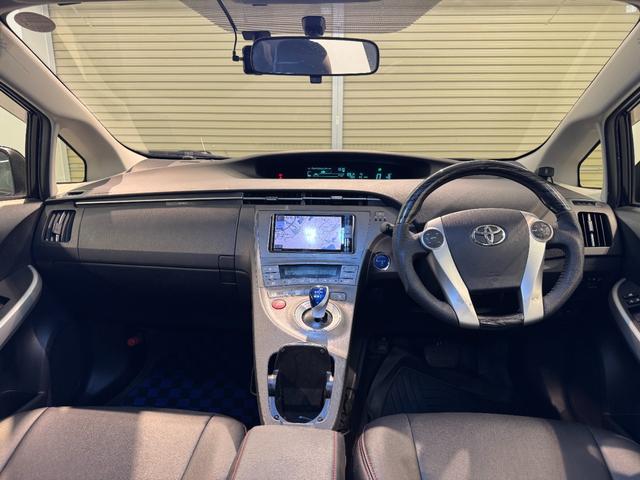 プリウス Ｓ　衝突安全ボディ・社外ナビ・バックカメラ・ＥＴＣ・ドライブレコーダー・Ｂｌｕｅｔｏｏｔｈ・オートライト・アルミホイル・ＡＢＳ（31枚目）
