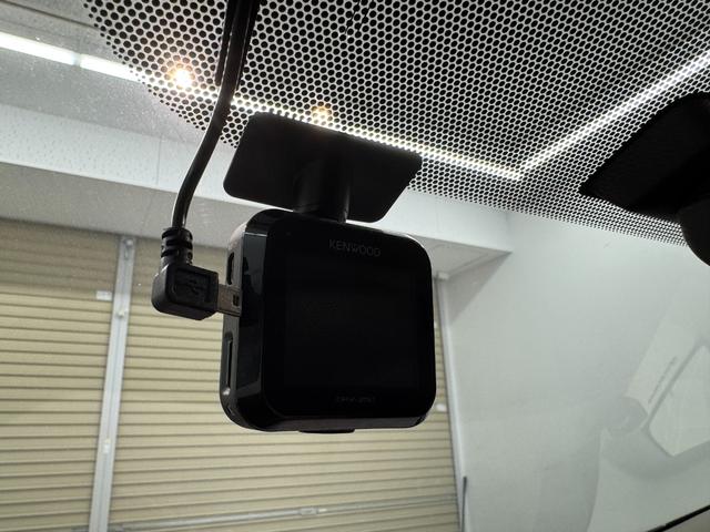 プリウス Ｓ　衝突安全ボディ・社外ナビ・バックカメラ・ＥＴＣ・ドライブレコーダー・Ｂｌｕｅｔｏｏｔｈ・オートライト・アルミホイル・ＡＢＳ（56枚目）