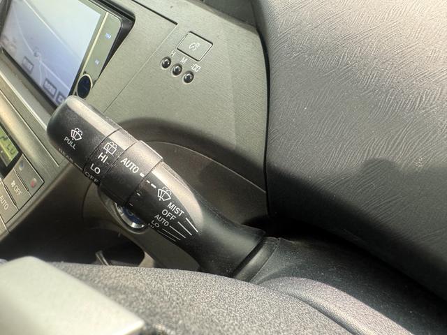 プリウス Ｇ　ナビ・ＥＴＣ・バックカメラ・Ｂｌｕｅｔｏｏｔｈ・クルーズコントロール・アルミホイール・オートライト・パワーシート・電動格納式ミラー・パワーウィンドウ（34枚目）
