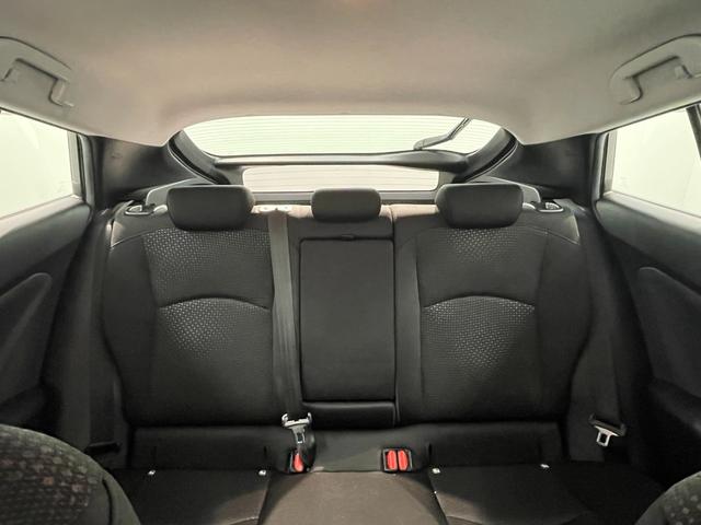 プリウス Ｓ　バックカメラ　ＥＴＣ　車線逸脱　オートＬＥＤ　ＥＳＣ　ＬＥＤヘッドライト　フルオートエアコン　クルーズコントロール　パワーウインドウ　ＡＢＳ（18枚目）