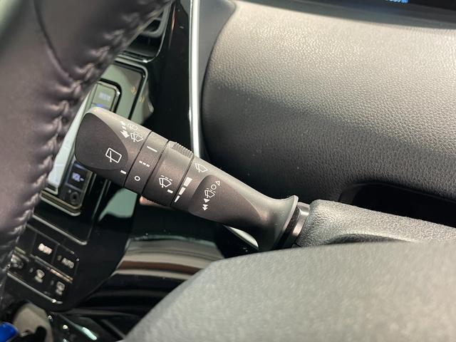 プリウス Ｓ　バックカメラ　ＥＴＣ　車線逸脱　オートＬＥＤ　ＥＳＣ　ＬＥＤヘッドライト　フルオートエアコン　クルーズコントロール　パワーウインドウ　ＡＢＳ（32枚目）