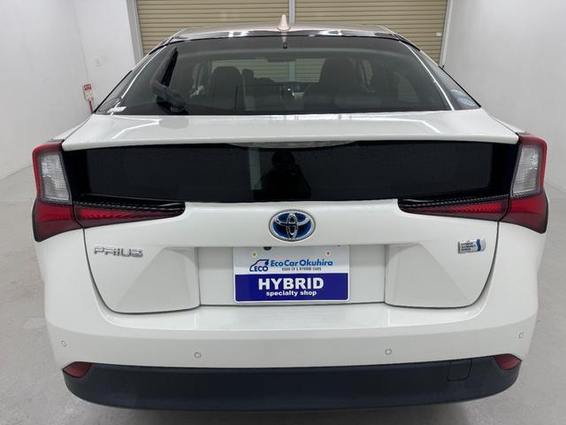 中古車販売店では実現できないエコカーオクヒラの充実のアフターフォローを提供します。エコカーオクヒラでは指定整備工場や鈑金工場を保有、購入後の整備や車検、傷の補修など質の高いメンテナンスを提供します。