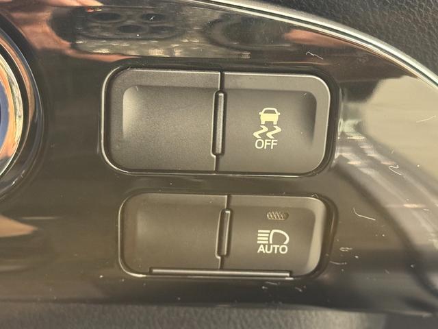 プリウス Ｓ　純正ナビ・バックカメラ・スマートキー・ＥＴＣ　車線逸脱　オートＬＥＤ　デュアルエアバック　ＬＥＤヘッドライト　フルオートエアコン　クルーズコントロール　キーレスエントリー　衝突安全ボディ　ＡＢＳ（45枚目）