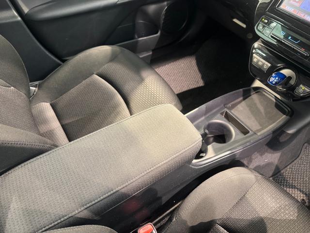 プリウス Ｓ　純正ナビ・バックカメラ・スマートキー・ＥＴＣ　車線逸脱　オートＬＥＤ　デュアルエアバック　ＬＥＤヘッドライト　フルオートエアコン　クルーズコントロール　キーレスエントリー　衝突安全ボディ　ＡＢＳ（46枚目）