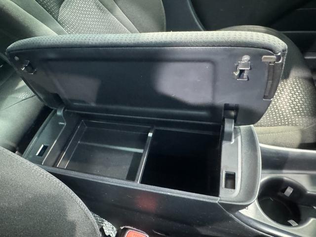 プリウス Ｓ　純正ナビ・バックカメラ・スマートキー・ＥＴＣ　車線逸脱　オートＬＥＤ　デュアルエアバック　ＬＥＤヘッドライト　フルオートエアコン　クルーズコントロール　キーレスエントリー　衝突安全ボディ　ＡＢＳ（52枚目）