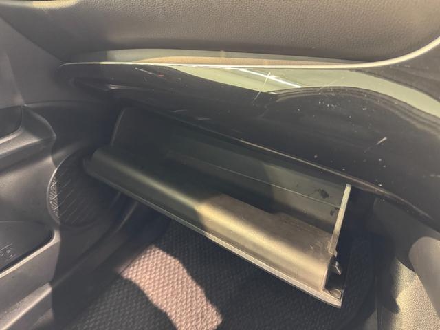 プリウス Ｓ　純正ナビ・バックカメラ・スマートキー・ＥＴＣ　車線逸脱　オートＬＥＤ　デュアルエアバック　ＬＥＤヘッドライト　フルオートエアコン　クルーズコントロール　キーレスエントリー　衝突安全ボディ　ＡＢＳ（58枚目）