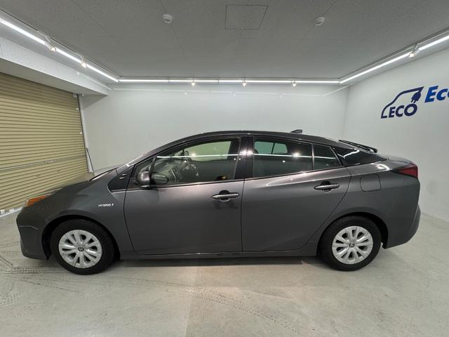 プリウス Ｓ　衝突被害軽減ブレーキ　衝突安全ボディ　ナビ　ＥＴＣ　バックカメラ　クルーズコントロール　オートマチックハイビーム　Ｂｌｕｅｔｏｏｔｈ　ＬＥＤヘッドライト（10枚目）