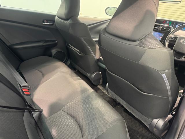 プリウス Ｓ　衝突被害軽減ブレーキ　衝突安全ボディ　ナビ　ＥＴＣ　バックカメラ　クルーズコントロール　オートマチックハイビーム　Ｂｌｕｅｔｏｏｔｈ　ＬＥＤヘッドライト（23枚目）