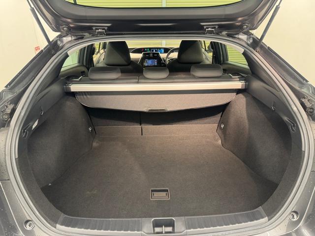 プリウス Ｓ　衝突被害軽減ブレーキ　衝突安全ボディ　ナビ　ＥＴＣ　バックカメラ　クルーズコントロール　オートマチックハイビーム　Ｂｌｕｅｔｏｏｔｈ　ＬＥＤヘッドライト（29枚目）