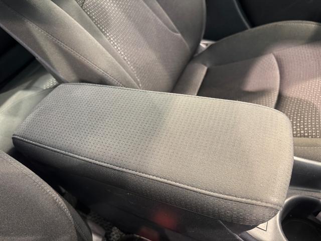 プリウス Ｓ　衝突被害軽減ブレーキ　衝突安全ボディ　ナビ　ＥＴＣ　バックカメラ　クルーズコントロール　オートマチックハイビーム　Ｂｌｕｅｔｏｏｔｈ　ＬＥＤヘッドライト（45枚目）