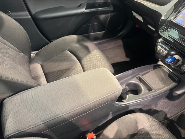 プリウス Ｓ　衝突被害軽減ブレーキ　衝突安全ボディ　ナビ　ＥＴＣ　バックカメラ　クルーズコントロール　オートマチックハイビーム　Ｂｌｕｅｔｏｏｔｈ　ＬＥＤヘッドライト（47枚目）